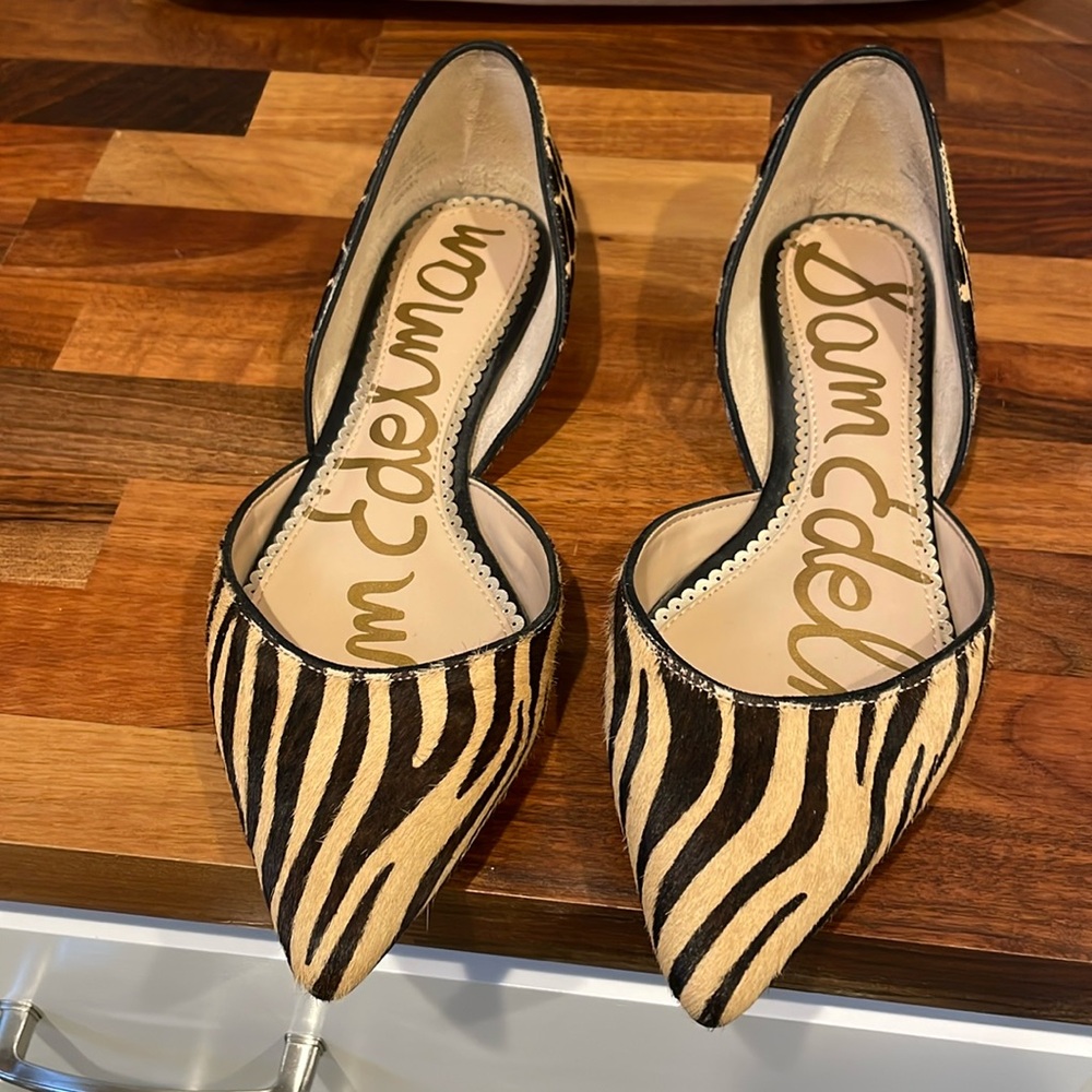 Women’s calf hair animal print pointed toe flats 7.5